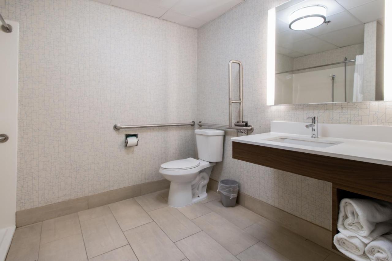 Holiday Inn Express Hotel & Suites Swansea By Ihg Екстер'єр фото