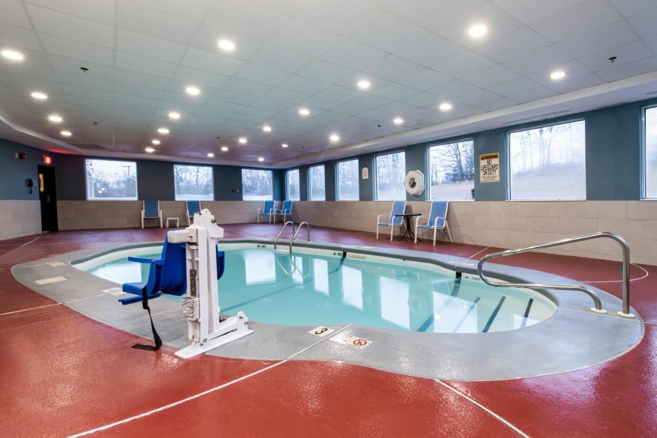 Holiday Inn Express Hotel & Suites Swansea By Ihg Екстер'єр фото