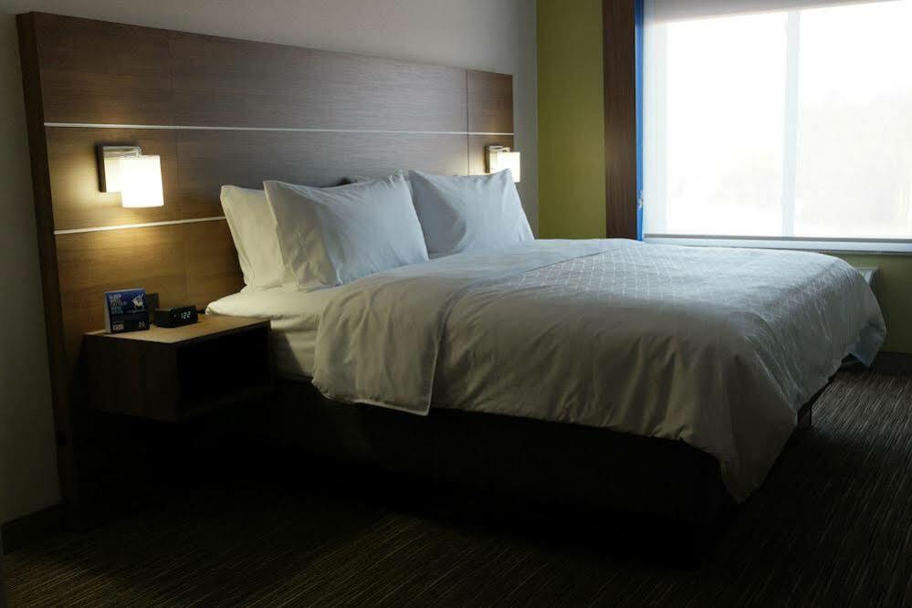 Holiday Inn Express Hotel & Suites Swansea By Ihg Екстер'єр фото